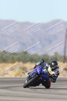 media/Oct-30-2025-Racers Edge (Thu) [[dabbdaf680]]/3-B Group/Session 4 Turn 16/